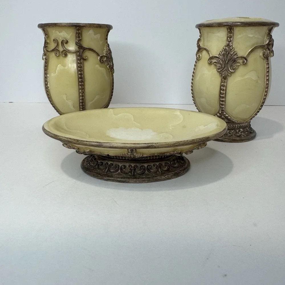 Vintage 3 Pc Bathroom Vanity Set Ivory Bronze Resin Scroll Soap Dish Tumbler